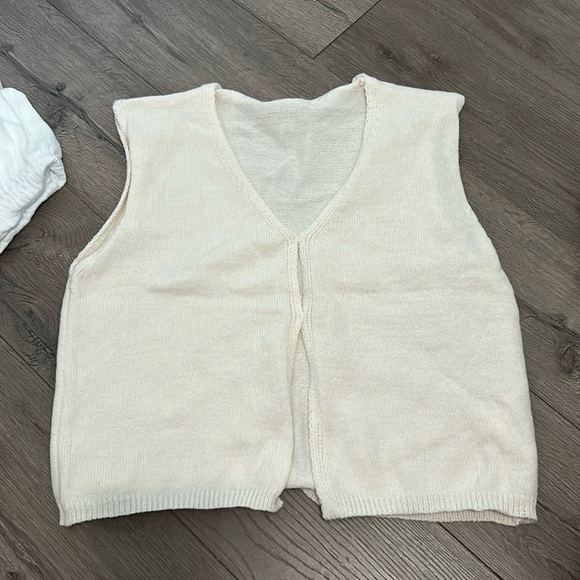 Knit soft vest top - Picture 1 of 3